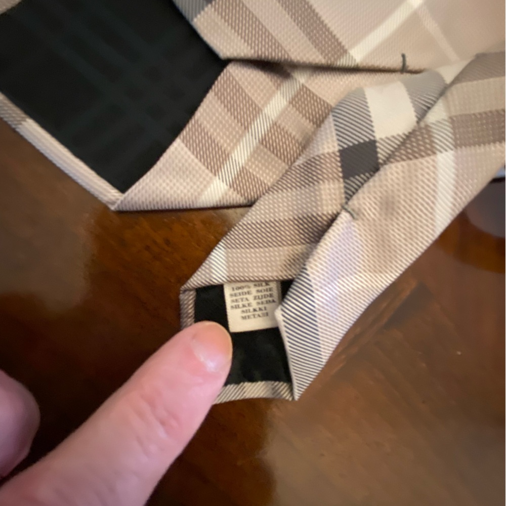 BURBERRY Silk Tie in Iconic Archive Beige Plaid-Like New - Picture 5 of 6